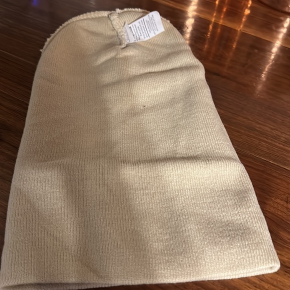 Patagonia beanie. Unisex - Picture 8 of 11